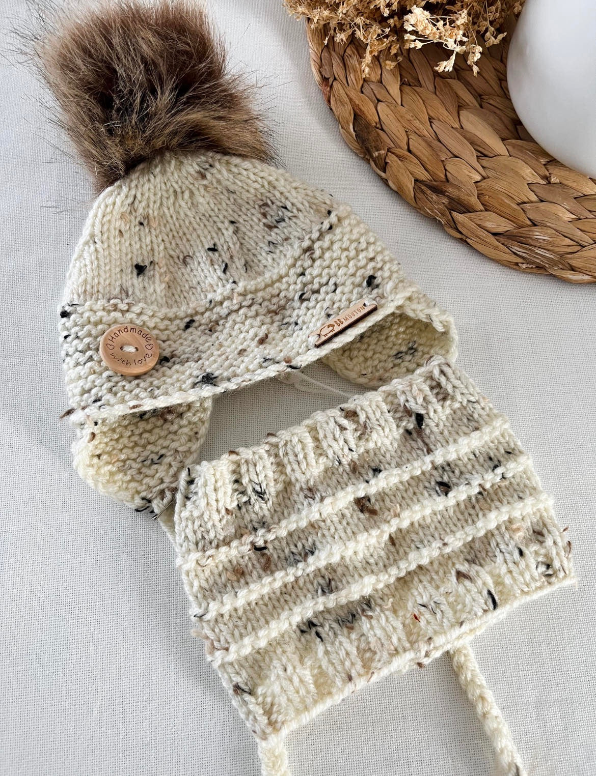 Tuque cache-oreille avec cache-cou