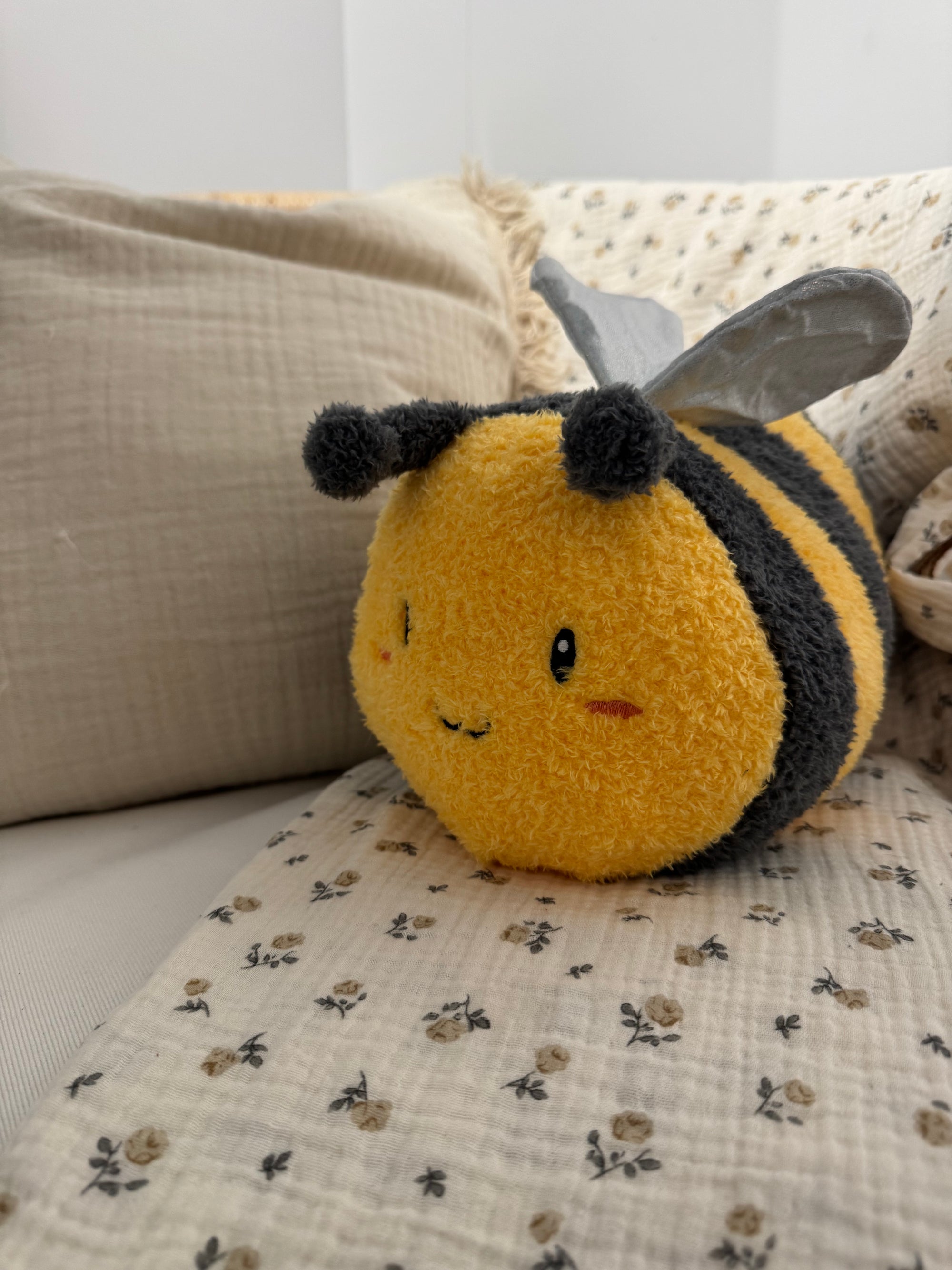 peluche abeille